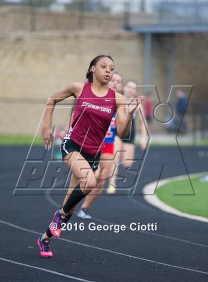 Thumbnail 3 in Kenosha County Outdoor Track & Field Meet photogallery.