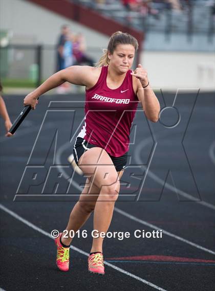 Thumbnail 3 in Kenosha County Outdoor Track & Field Meet photogallery.