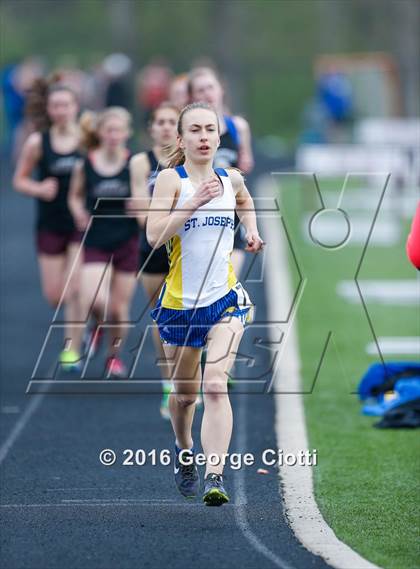 Thumbnail 1 in Kenosha County Outdoor Track & Field Meet photogallery.