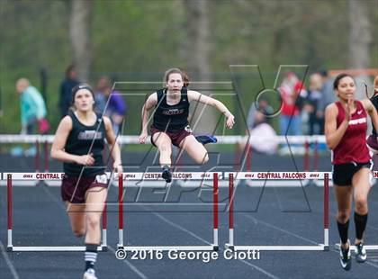 Thumbnail 3 in Kenosha County Outdoor Track & Field Meet photogallery.