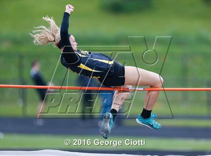 Thumbnail 3 in Kenosha County Outdoor Track & Field Meet photogallery.