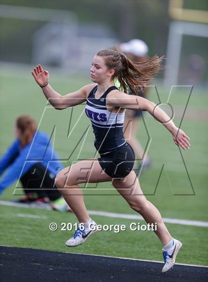 Thumbnail 1 in Kenosha County Outdoor Track & Field Meet photogallery.
