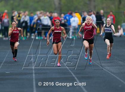 Thumbnail 1 in Kenosha County Outdoor Track & Field Meet photogallery.