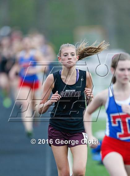 Thumbnail 1 in Kenosha County Outdoor Track & Field Meet photogallery.