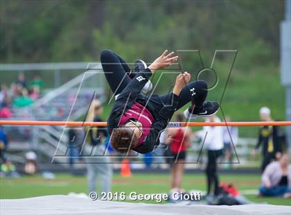 Thumbnail 3 in Kenosha County Outdoor Track & Field Meet photogallery.