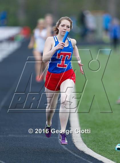 Thumbnail 3 in Kenosha County Outdoor Track & Field Meet photogallery.