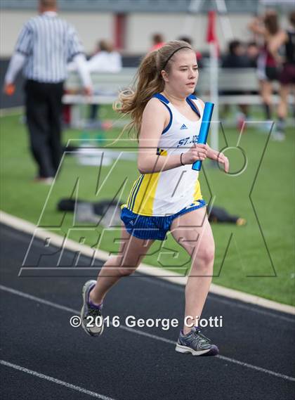 Thumbnail 2 in Kenosha County Outdoor Track & Field Meet photogallery.