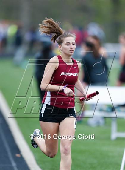 Thumbnail 3 in Kenosha County Outdoor Track & Field Meet photogallery.