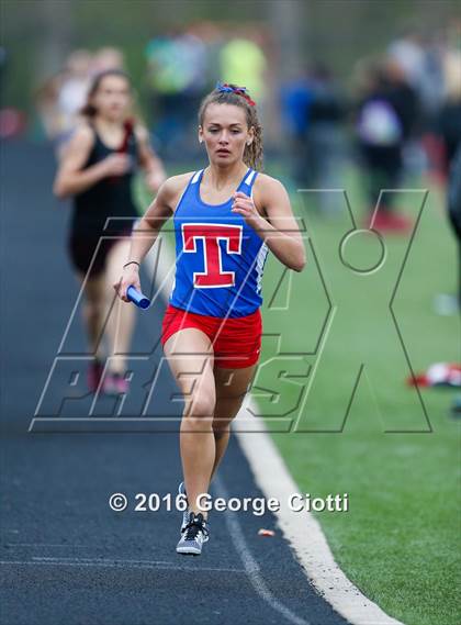 Thumbnail 1 in Kenosha County Outdoor Track & Field Meet photogallery.