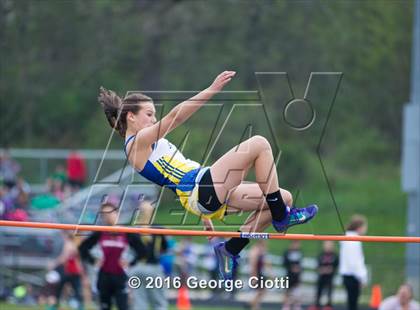 Thumbnail 2 in Kenosha County Outdoor Track & Field Meet photogallery.