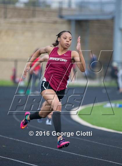 Thumbnail 1 in Kenosha County Outdoor Track & Field Meet photogallery.