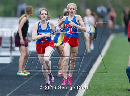 Thumbnail 3 in Kenosha County Outdoor Track & Field Meet photogallery.
