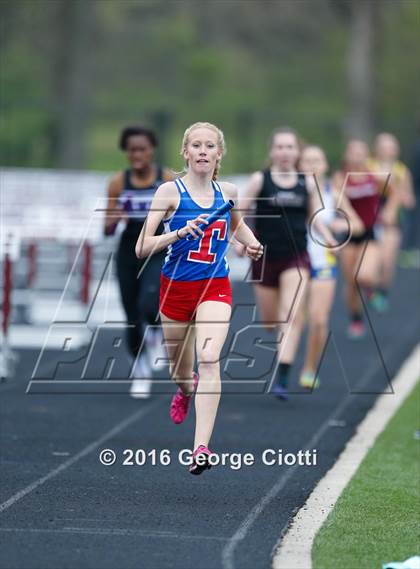 Thumbnail 2 in Kenosha County Outdoor Track & Field Meet photogallery.