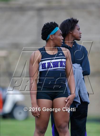 Thumbnail 2 in Kenosha County Outdoor Track & Field Meet photogallery.