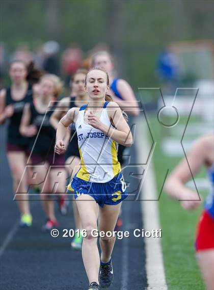 Thumbnail 3 in Kenosha County Outdoor Track & Field Meet photogallery.