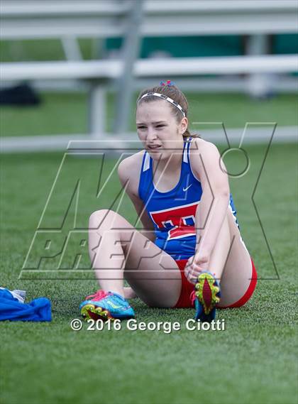 Thumbnail 2 in Kenosha County Outdoor Track & Field Meet photogallery.