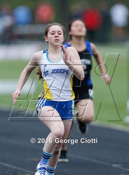 Thumbnail 3 in Kenosha County Outdoor Track & Field Meet photogallery.