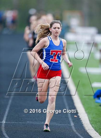 Thumbnail 1 in Kenosha County Outdoor Track & Field Meet photogallery.