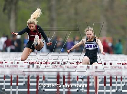 Thumbnail 2 in Kenosha County Outdoor Track & Field Meet photogallery.