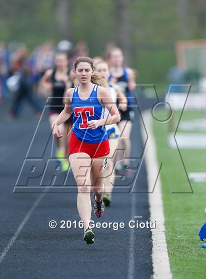 Thumbnail 2 in Kenosha County Outdoor Track & Field Meet photogallery.
