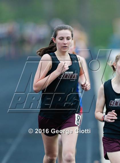 Thumbnail 3 in Kenosha County Outdoor Track & Field Meet photogallery.