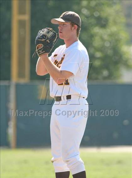 Thumbnail 2 in Crespi vs. Redlands East Valley (CIF SS D2 Playoffs) photogallery.