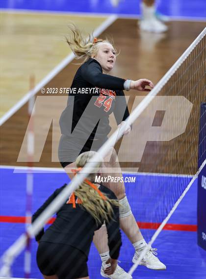 Thumbnail 2 in Wiggins vs. Ignacio (CHSAA 2A Second Round) photogallery.