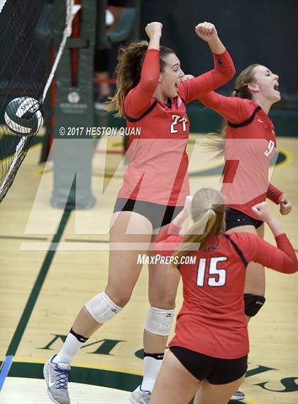 Thumbnail 1 in Palos Verdes vs Esperanza (Dave Mohs Tournament) photogallery.