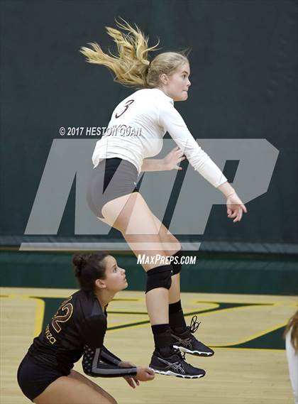 Thumbnail 3 in Palos Verdes vs Esperanza (Dave Mohs Tournament) photogallery.