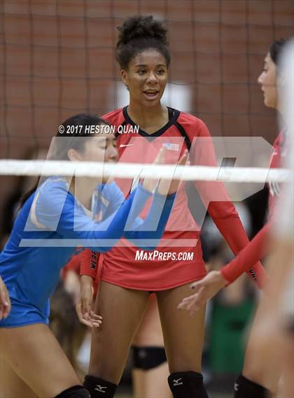 Thumbnail 1 in Palos Verdes vs Esperanza (Dave Mohs Tournament) photogallery.