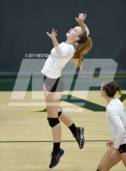 Thumbnail 1 in Palos Verdes vs Esperanza (Dave Mohs Tournament) photogallery.