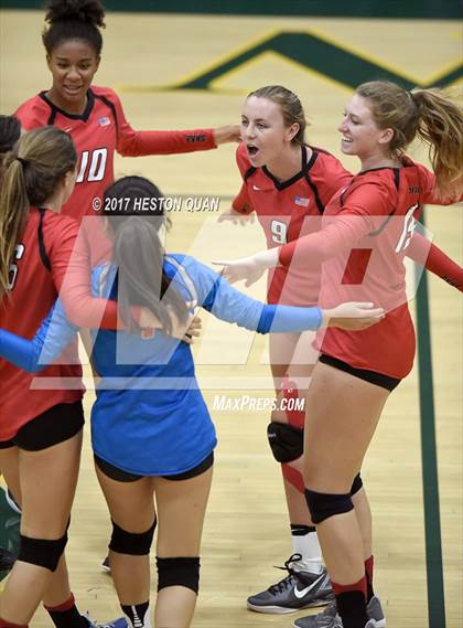 Thumbnail 1 in Palos Verdes vs Esperanza (Dave Mohs Tournament) photogallery.