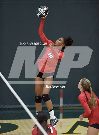 Thumbnail 3 in Palos Verdes vs Esperanza (Dave Mohs Tournament) photogallery.