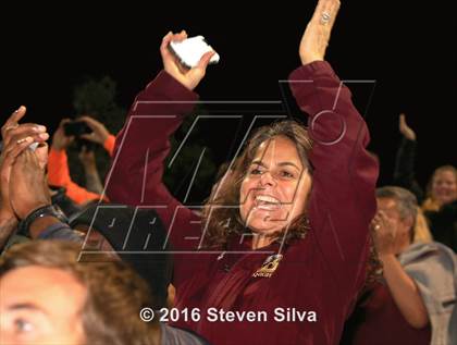 Thumbnail 3 in Bishop's vs. La Jolla (CIF SDS Open Division Final) photogallery.