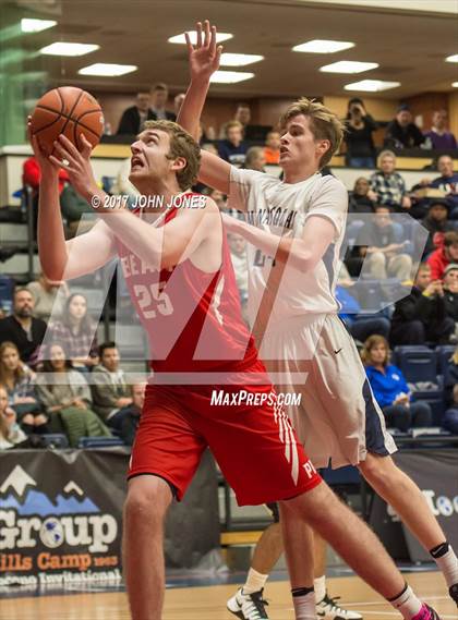 Thumbnail 3 in Manasquan vs. Point Pleasant Beach (Hoop Group Boardwalk Classic) photogallery.
