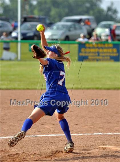 Thumbnail 1 in Pearl River vs Pittsford/Mendon (NYSPHSAA Class A Final) photogallery.