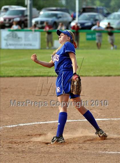 Thumbnail 3 in Pearl River vs Pittsford/Mendon (NYSPHSAA Class A Final) photogallery.