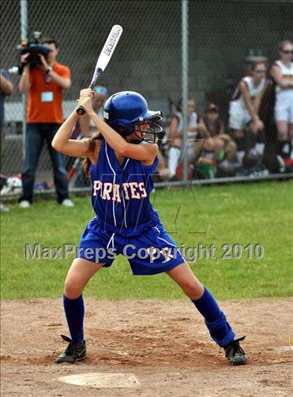 Thumbnail 3 in Pearl River vs Pittsford/Mendon (NYSPHSAA Class A Final) photogallery.
