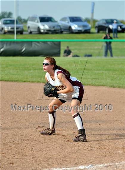 Thumbnail 2 in Pearl River vs Pittsford/Mendon (NYSPHSAA Class A Final) photogallery.