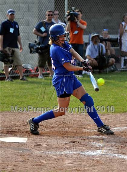 Thumbnail 1 in Pearl River vs Pittsford/Mendon (NYSPHSAA Class A Final) photogallery.