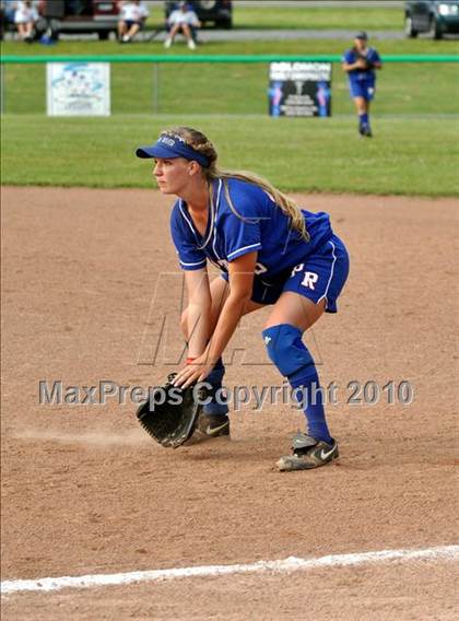 Thumbnail 3 in Pearl River vs Pittsford/Mendon (NYSPHSAA Class A Final) photogallery.