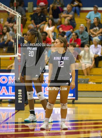 Thumbnail 3 in Ridge Point vs. Dawson photogallery.
