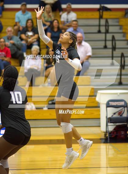 Thumbnail 2 in Ridge Point vs. Dawson photogallery.