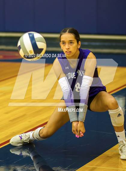 Thumbnail 1 in Ridge Point vs. Dawson photogallery.