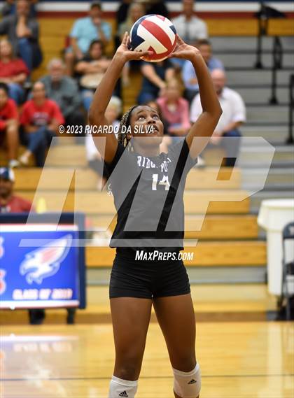 Thumbnail 2 in Ridge Point vs. Dawson photogallery.