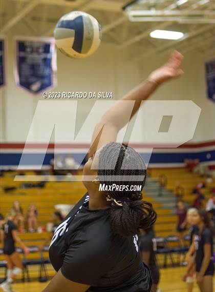 Thumbnail 2 in Ridge Point vs. Dawson photogallery.