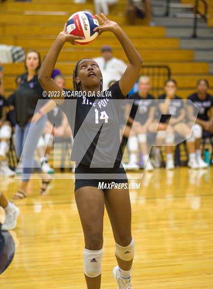 Thumbnail 3 in Ridge Point vs. Dawson photogallery.