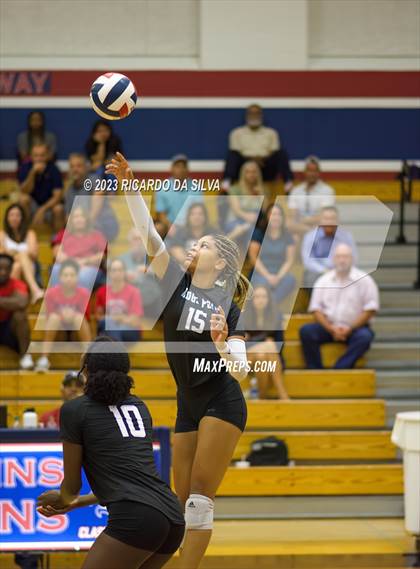 Thumbnail 3 in Ridge Point vs. Dawson photogallery.