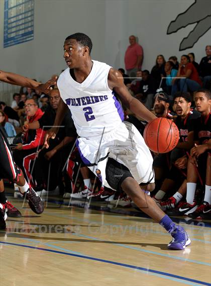 Thumbnail 3 in Westchester vs. Miller Grove (MaxPreps Holiday Classic) photogallery.