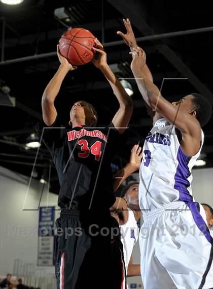Thumbnail 3 in Westchester vs. Miller Grove (MaxPreps Holiday Classic) photogallery.